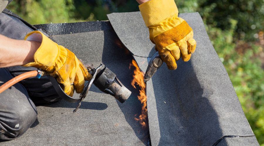 Expert Emergency Roof Repairs services in Thornton, KY